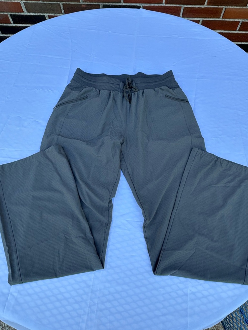REI Women's Olive Green Straight-Leg Pants - Medium